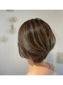 白髪ぼかし丸みショート