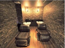 【最新☆首の疲れないシャンプー台完備】☆癒やしのシャンプーブース♪