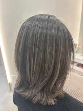 アイコニックナゴヤ(AIconic nagoya) ハイライト/グレージュ/外ハネ/ミディアム(by庄司)