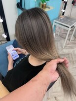 ウル(ulu)&nbsp;バレイヤージュ　ケアブリーチ　ベージュ　グレージュ