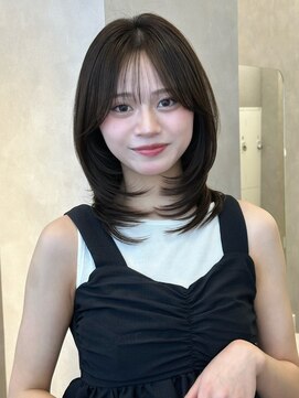 オムニス 表参道(Omnis) 美髪暗髪韓国レイヤーカットミディアムヘア小顔シースルー前髪