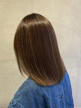 縮毛矯正とは思えない自然なストレート★髪質に合わせて薬剤を選定◎思わず触りたくなる髪に♪