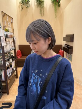 モリオフロムロンドン 泉南店(morio FROM LONDON) シルバーグレー×ミニボブ［AYAKA］