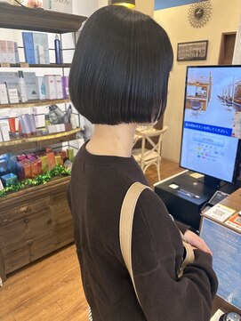 ビーバイシージャストビューティー(B by C just beauty) 丸みボブ 前上がり ショートボブ