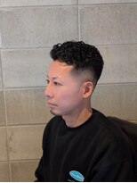 ワンワンオー バーバーショップ コンチネンタル(@110 BARBER SHOP continental) フェザーアップスキンフェード濡れパン