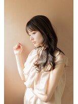 ミット バイ リトル(mit BY LITTLE) オリーブグレージュ韓国風巻き髪フェイスレイヤーラフウェーブ