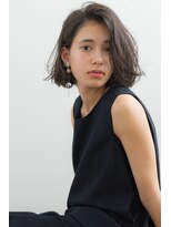 エニイ(ANY) 色濃く透けるグレージュボブ