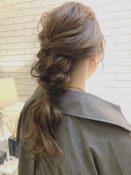 ヴァイブス(vibes) 変形三つ編み