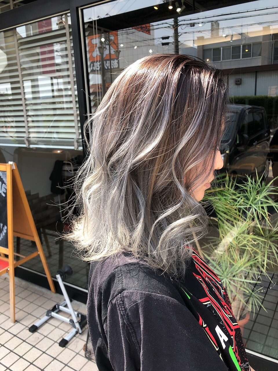 透明感3Dシルバーグレージュ／バレイヤージュ／ハイライト：L087086206