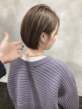 ヨム(YOMU) 首元すっきりショートボブ