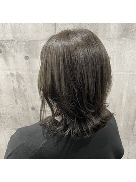 アンダーバーホワイト 南海難波店(_WHITE) ネオウルフカラー