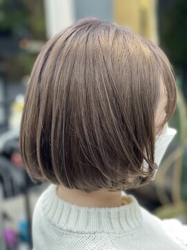 カーサ バイ ハミュウ たまプラーザ(CASA by Humium) 20代30代大人可愛いミルキーグレージュハイライトナチュラルボブ