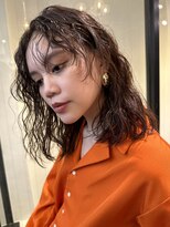 レティ(lety)&nbsp;ちょい強めウェーブで今年らしいパーマstyleに