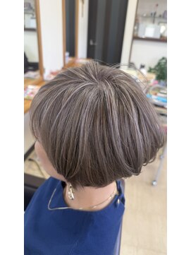 みとも美容室 白髪を活かした【脱白髪染め】カラー◎