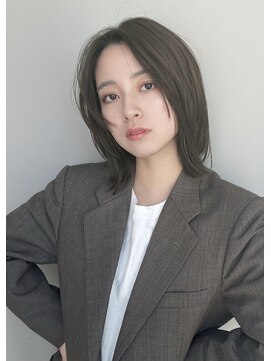 トリッカ 銀座(tricca) くびれボブ/ミディアムレイヤー/オリーブベージュ/艶カラー