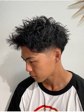 メゾンフォーメン 心斎橋店(Maison for men) スパイキーショート　ツイストパーマ　テーパーフェード