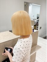 ニュート(Neut )&nbsp;ブリーチ抜きっぱなしワンレンボブ/ブロンドカラー/ハイトーン