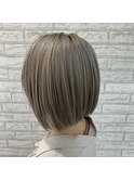 ホワイトグレージュ