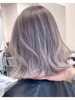 アライブ キチジョウジ(ALIVE Kichijoji)&nbsp;エアータッチバレイヤージュ白髪ぼかし／ケアブリーチハイライト