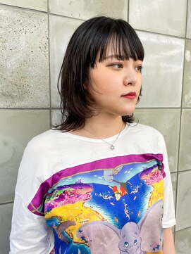 トゥコ(tuco) ミディアムレイヤー　レイヤースタイル　ウルフ　エアリー　癖毛