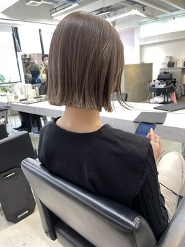 エリンヘア(ELIN hair.) 【 ELIN 】グレージュ　ミニボブ