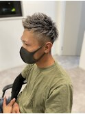 ツーブロック刈り上げスキンフェードカットアッシュブラック