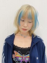 クク(QUQU)&nbsp;ミディアムウルフ　シャギーウルフ　マレット　ベージュ　ウルフ