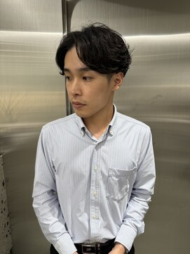 ナイロンバイセレクション(NYLON by Selection.) センターパートニュアンスパーマ