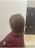 切りっぱなしボブ×透明感ベージュ
