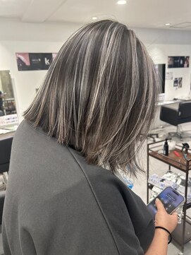 キング 枚方店(K!ng) 縮毛矯正髪質改善ハイライトレイヤーカット枚方美容室エクステ