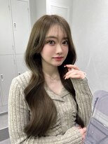 イア バイ ジーナ 渋谷(IA by Zina)&nbsp;柔らかくびれレイヤー透明感カラーオリーブベージュ