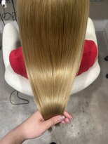 ココルアナ(coco luana)&nbsp;ブリーチ、ハイトーン、ケアブリーチ、韓国、前髪カット