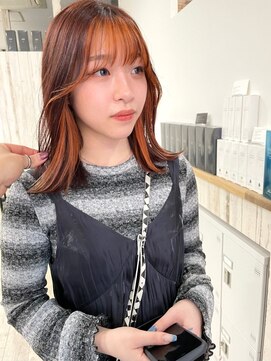 カミエ(kamie) ツヤ感引き出すブラウンミディアム×大人っぽカット