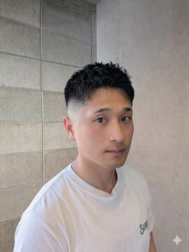 ワンワンオー バーバーショップ コンチネンタル(@110 BARBER SHOP continental) サイドパートフリンジカットミドルフェード