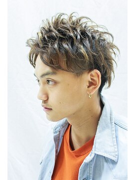 アマンドール(Aman D'or) ハイライト×束感ショート