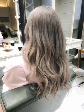 デイズ(days) ☆透明感カラー☆ホワイトアッシュベージュゆるふわロング