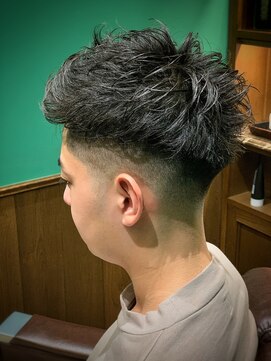 ヒロギンザ 八重洲店(HIRO GINZA) サイドグラデーショングレーカラーフェードジェットモヒカン