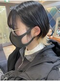 抜きっぱなしブロンド×襟足インナーカラー