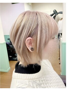 ヘアーアートフタバ(hair art Futaba) グラ＋レイヤーショートスタイル