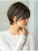 シルエットの綺麗なミニマムボブ