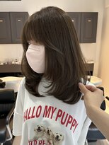 ヨロ 小岩(YOLO) レイヤーカットハイライトショートヘアイルミナカラーオージュア