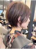 美髪シアーカラーピンクブラウンショートカット切りっぱなしボブ