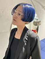 ヘン(hen) 【心斎橋hen】ブルーヘアー　刈り上げショート　ブリーチ