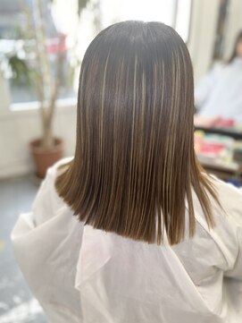 エフフォーユアヘアー(F for your hair) きりっぱなし　ミディアムヘアー