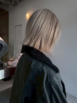 ステン(sten) レイヤーボブ/くびれボブ/切りっぱなしボブ/タイトヘア