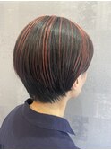 赤メッシュのショートヘア