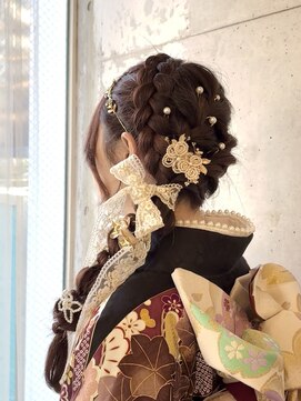 シンクアンド(THINK AND) 大人かわいい編み込みアレンジ | THINK AND