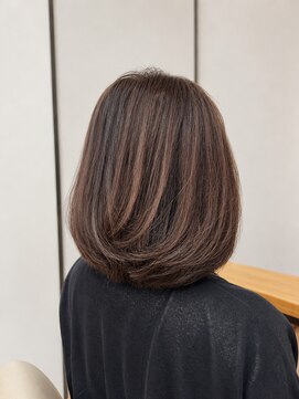 カシー(Casii) ミセス世代に人気の前下がりボブレイヤー