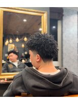 ワンオーエイト(One o Eight)&nbsp;スパイキーアフロパーマ