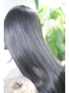 ネイヴィル(navile) 抜け感スタイル グレージュカラー 20代/30代/40代